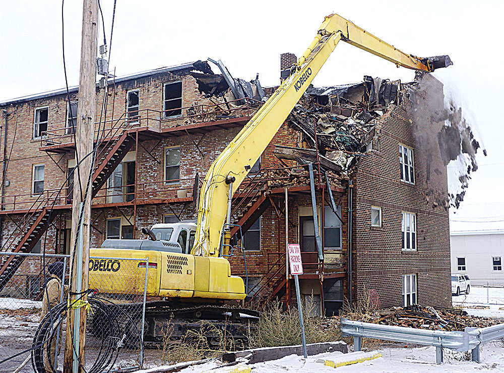 Apartment demolition News, Sports, Jobs Minot Daily News